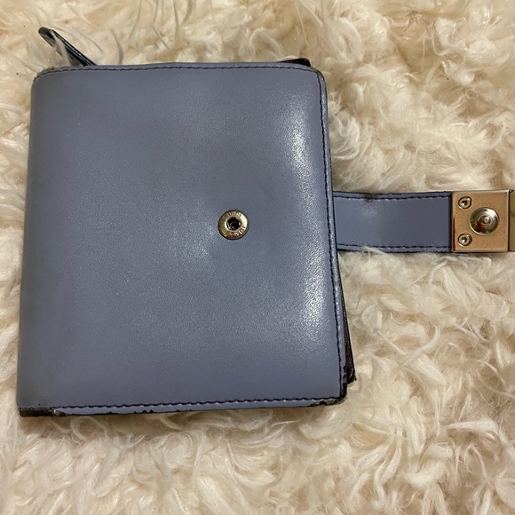 FENDI WALLET IN EXCELLENT CONDITION - Picture 1 of 8